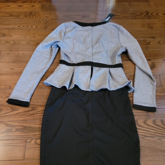 NWT Dress, Longer sleeves for Fall/Winter. - Picture 9 of 10